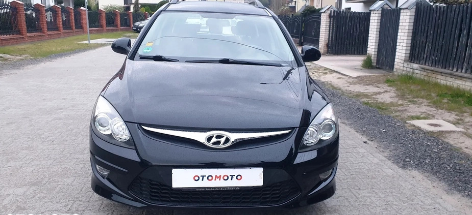 Hyundai I30 cena 26500 przebieg: 73318, rok produkcji 2013 z Łaskarzew małe 277